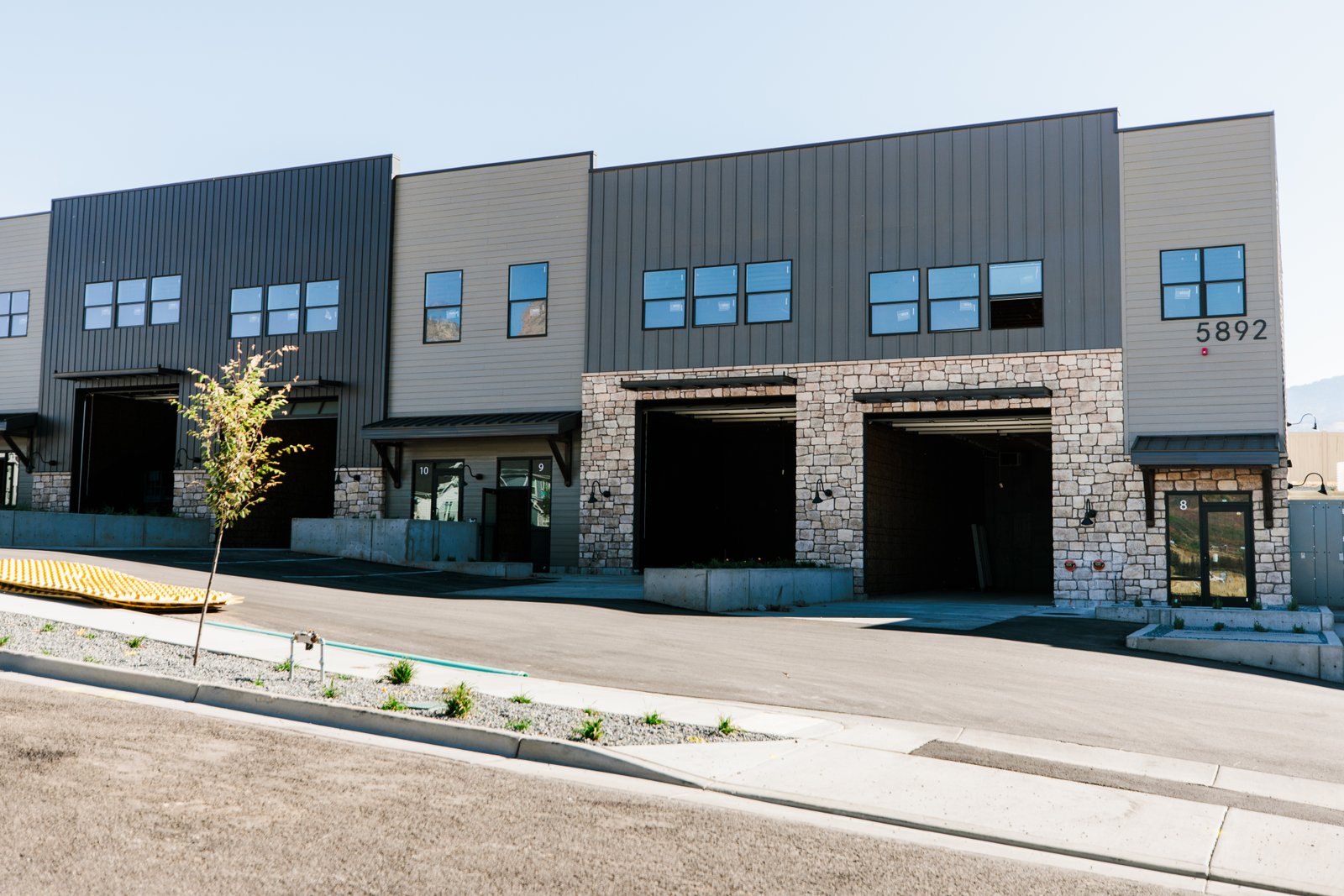 A Northern Utah property maintained year-round by R2 Landscape